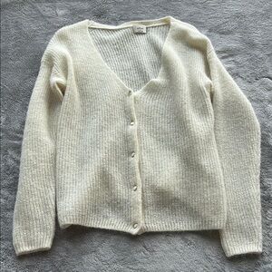 Aritzia Wilfred Cardigan